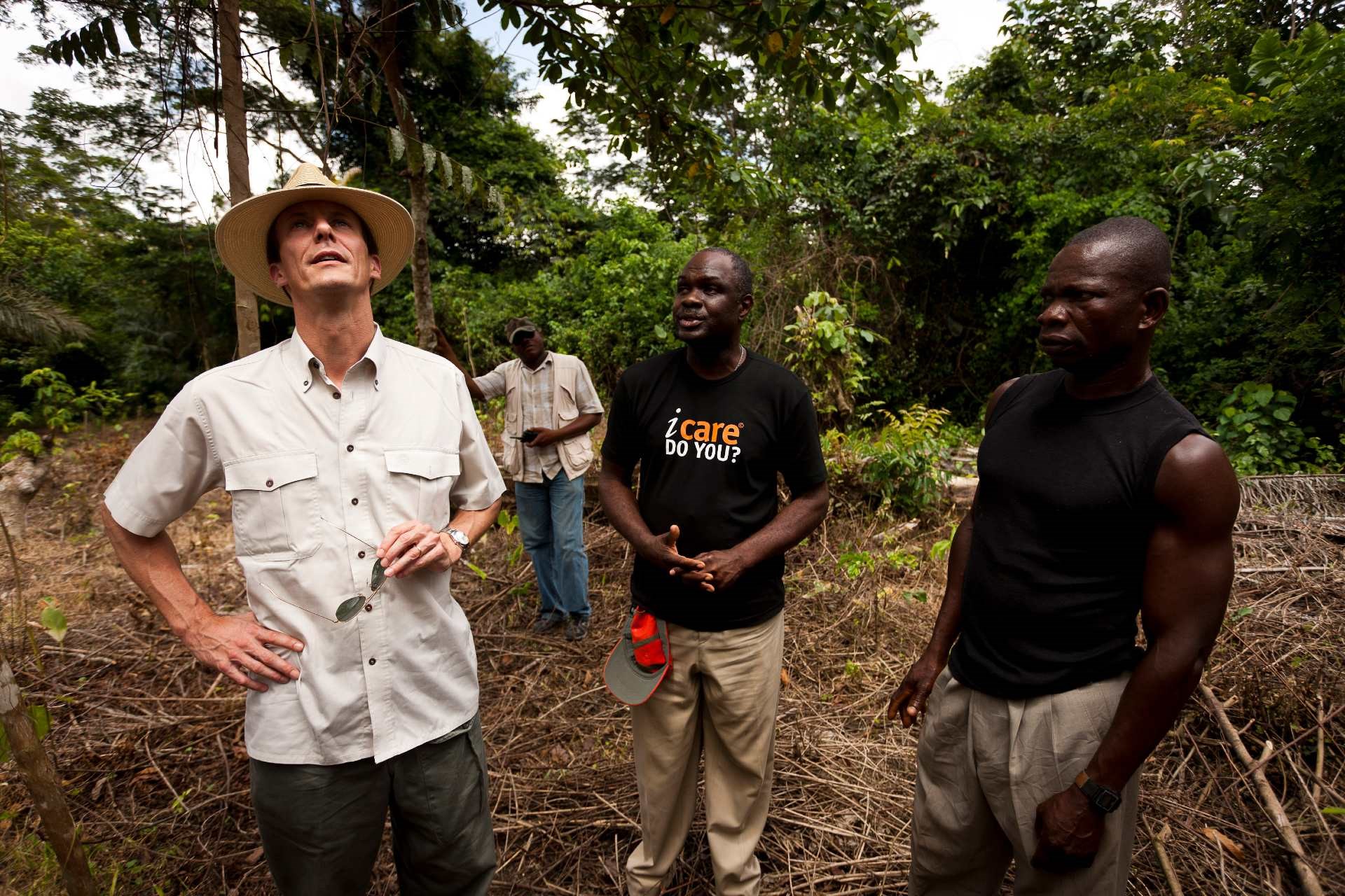 Prins Joachim på kakaoplantage i Ghana