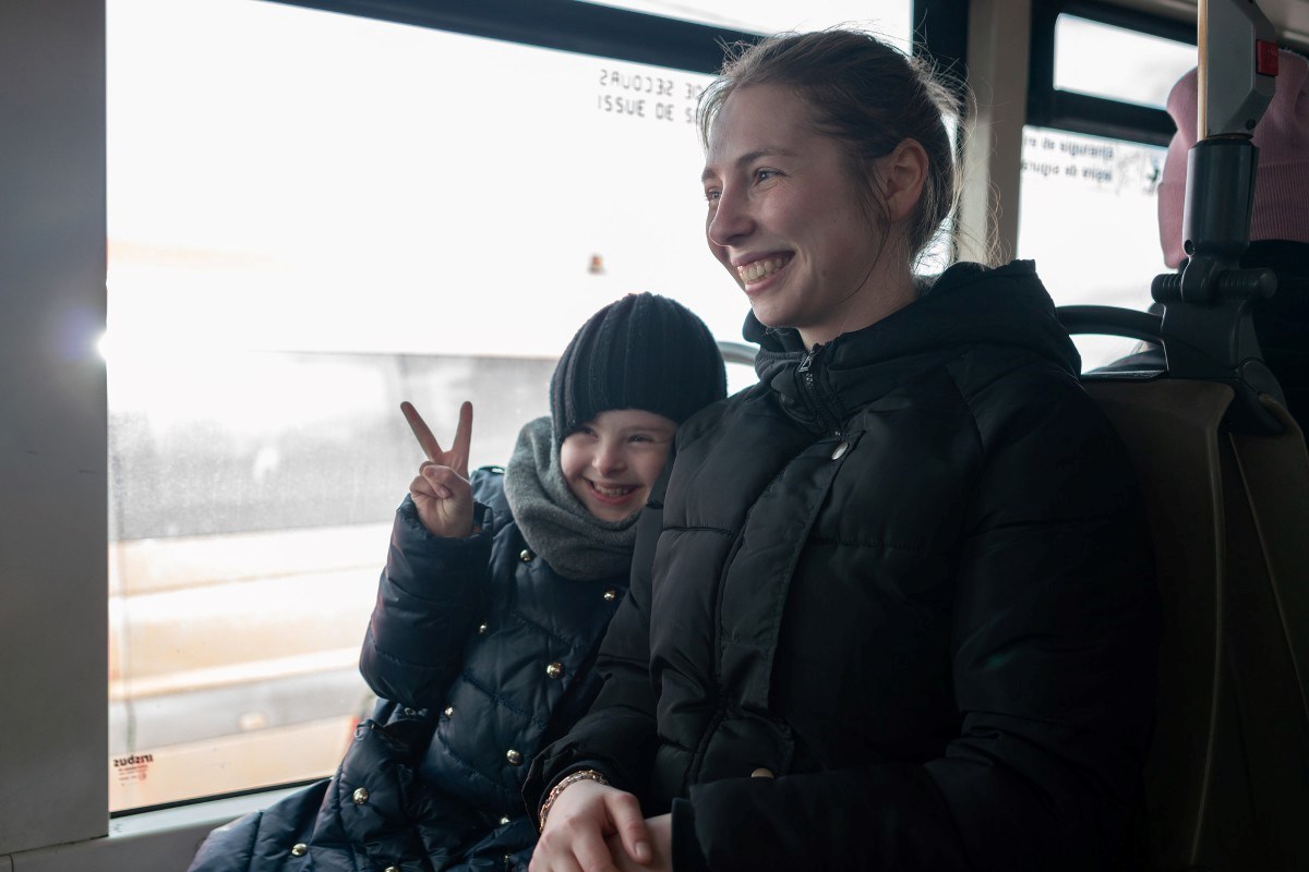 Børn fra Ukraine flygter til Rumænien