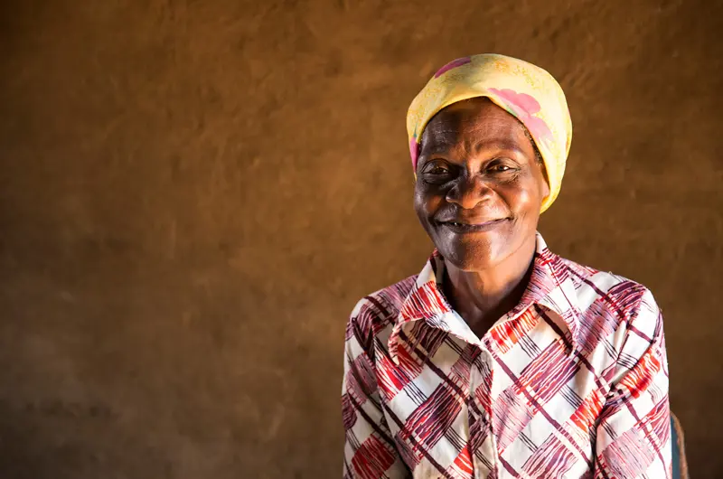 ©Cynthia Matonhodze/CARE, RS23892